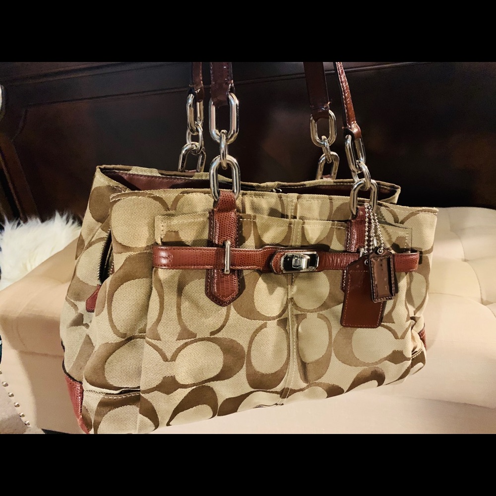 Designer COACH bag three pockets great condition!
